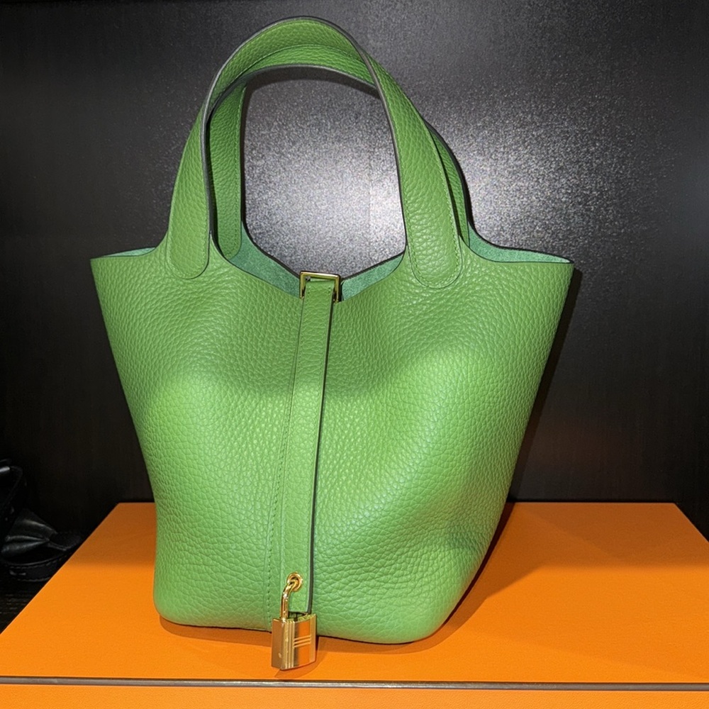 HERMES PICOTIN LOCK 18 CLEMENCE BULL CALFSKIN A8 VERT YUCCA